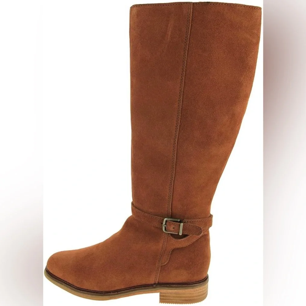 New in box Clarks Clarkdale CLAD Dark Tan‎ Suede